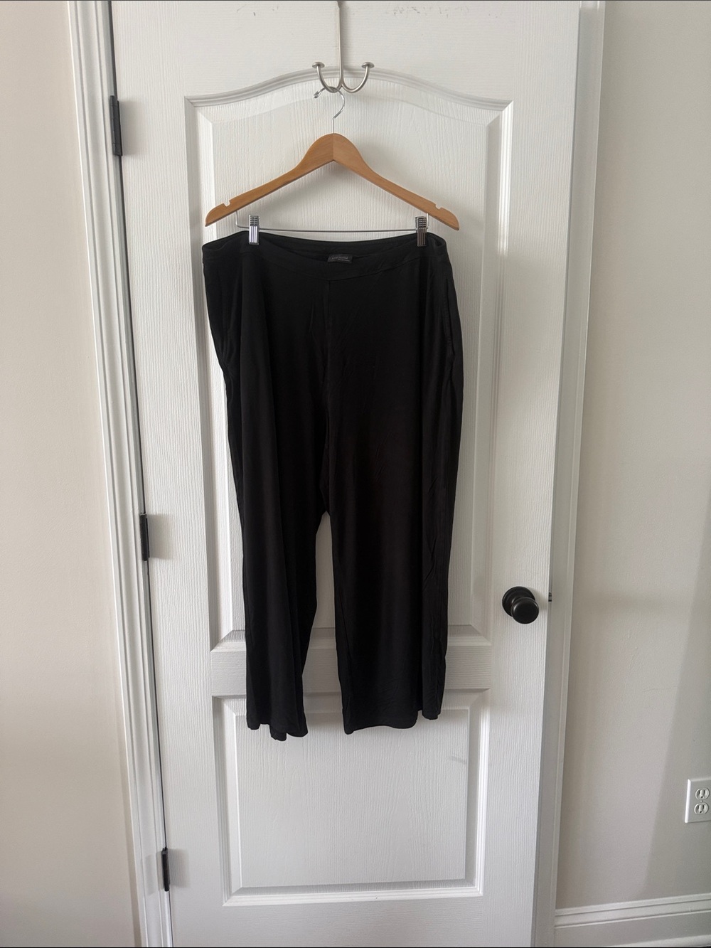 Black Women's Relaxed Lounge Pants